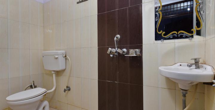 Hotel Giriraj Inn Варанаси Экстерьер фото