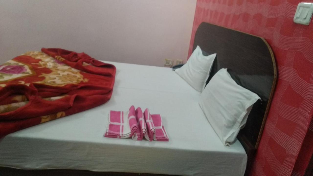 Hotel Giriraj Inn Варанаси Экстерьер фото